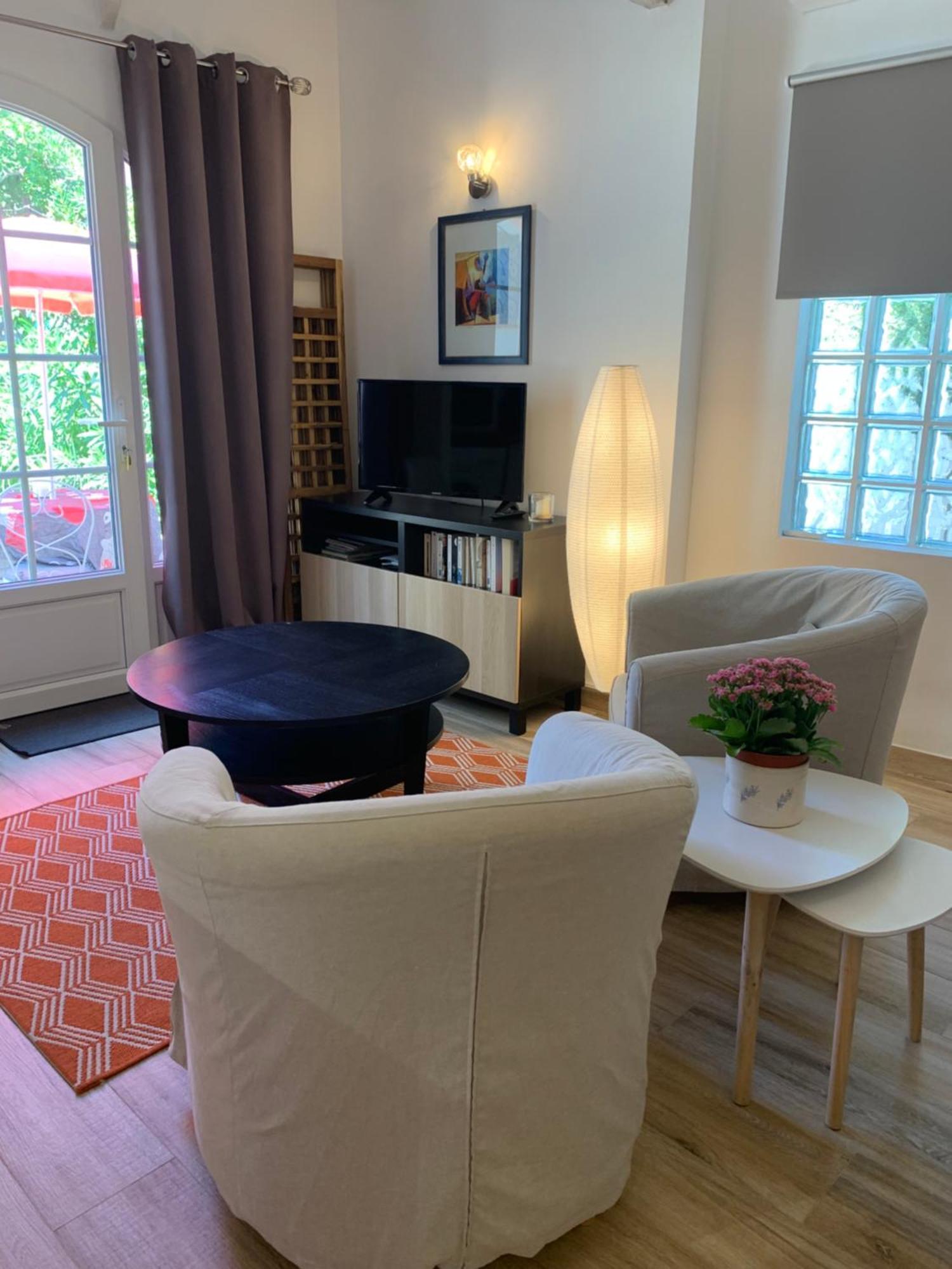Studio Independant, Front De Mer Et Plage A 200M Antibes Zewnętrze zdjęcie