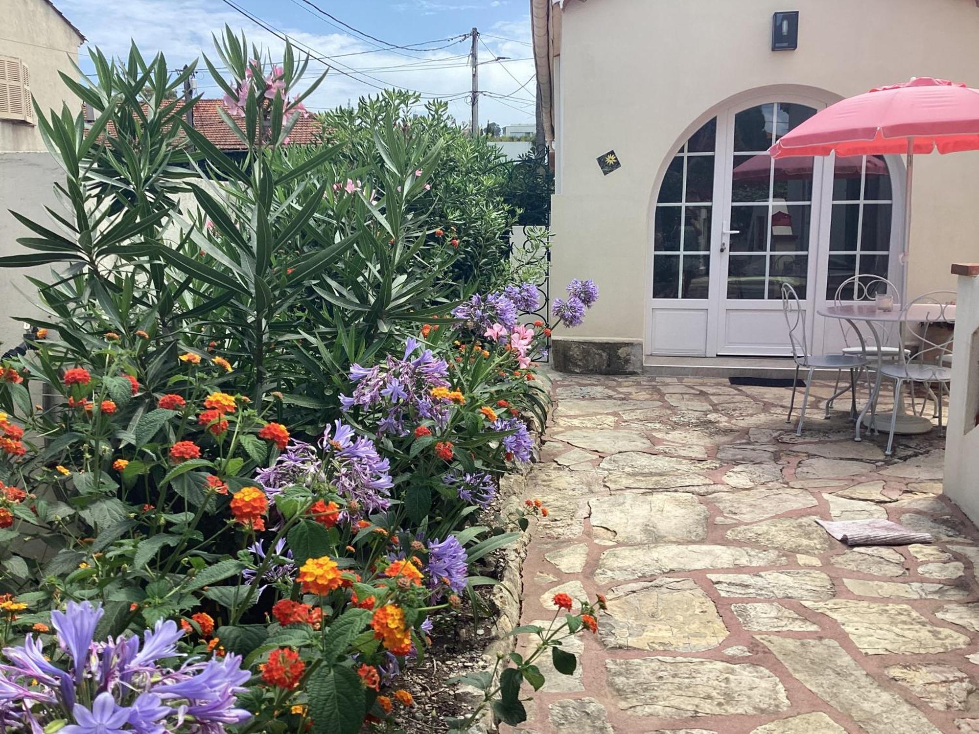 Studio Independant, Front De Mer Et Plage A 200M Antibes Zewnętrze zdjęcie